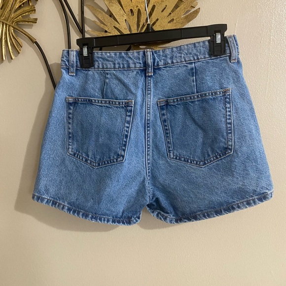 Zara Classic Blue Denim Shorts - Picture 2 of 3